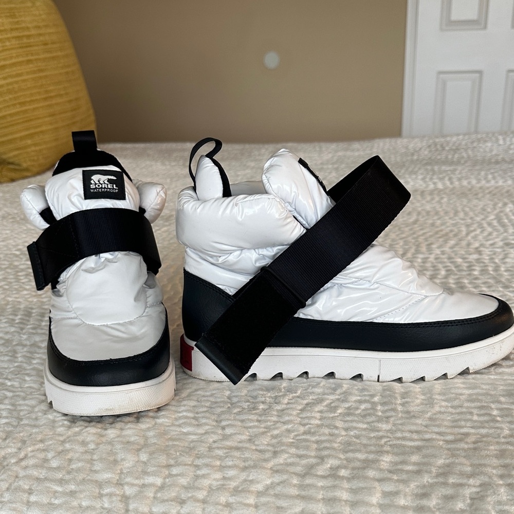 Sorel Black and White Winter Boots